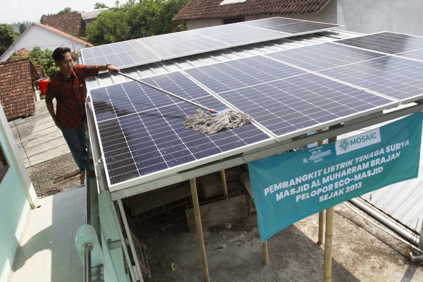 Crowd Powering: How communities role to  achieve Indonesia’s 100 GW renewable energy goal
