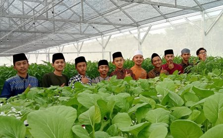 Climate mission behind the Pesantren wall