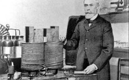 Mengenal Orang Pertama yang Menemukan Cahaya Matahari Bisa Menjadi Energi Listrik