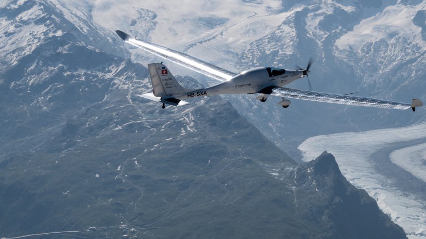 Pesawat Tenaga Surya Terbang di Atas Pegunungan Alpen, Masa Depan 'Penerbangan Fosil' Dipertanyakan