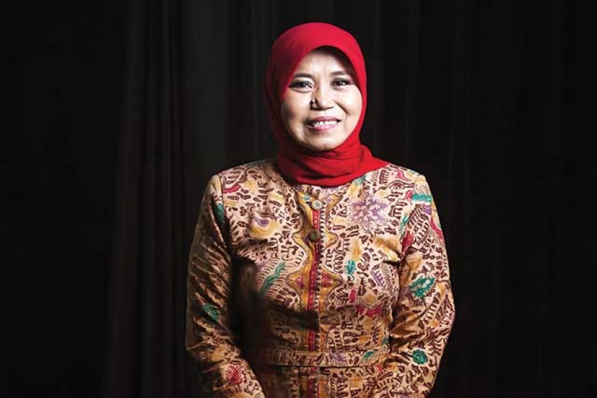 'Wanita Listrik' Itu Bernama Tri Mumpuni